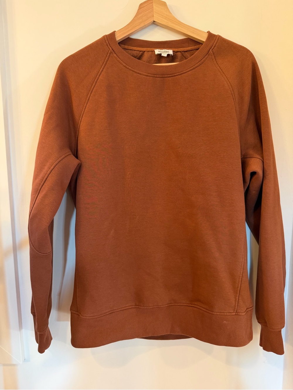 Women’s Crewneck Sweatshirt‎ in Rust